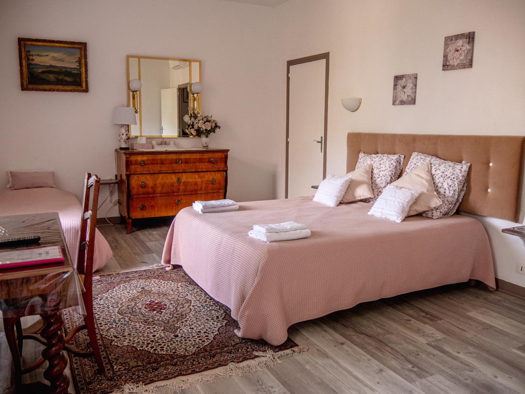 Domaine De Fontsauzine - Gites Et Chambre D'Hotes Genouille  Екстериор снимка