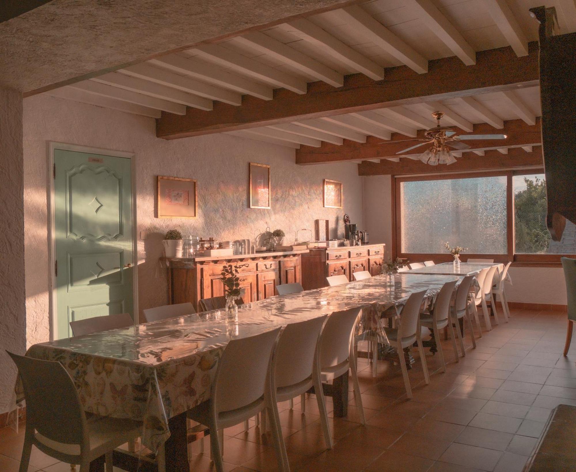 Domaine De Fontsauzine - Gites Et Chambre D'Hotes Genouille  Екстериор снимка