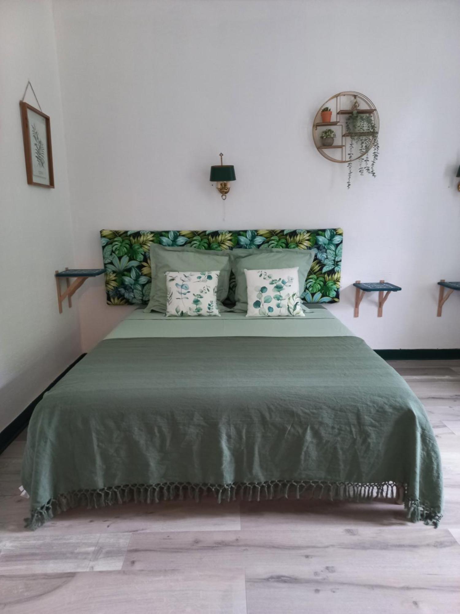 Domaine De Fontsauzine - Gites Et Chambre D'Hotes Genouille  Екстериор снимка