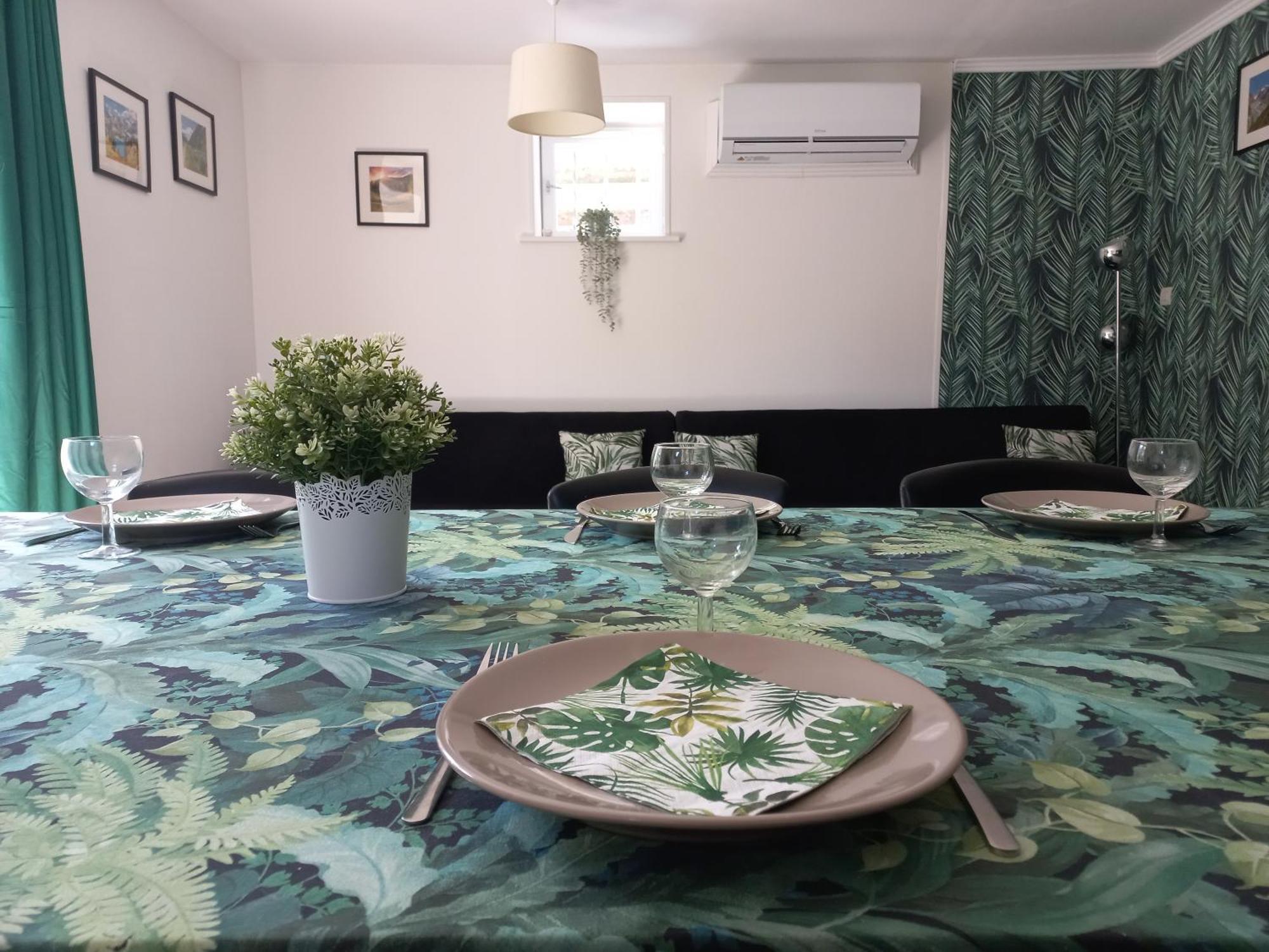 Domaine De Fontsauzine - Gites Et Chambre D'Hotes Genouille  Екстериор снимка