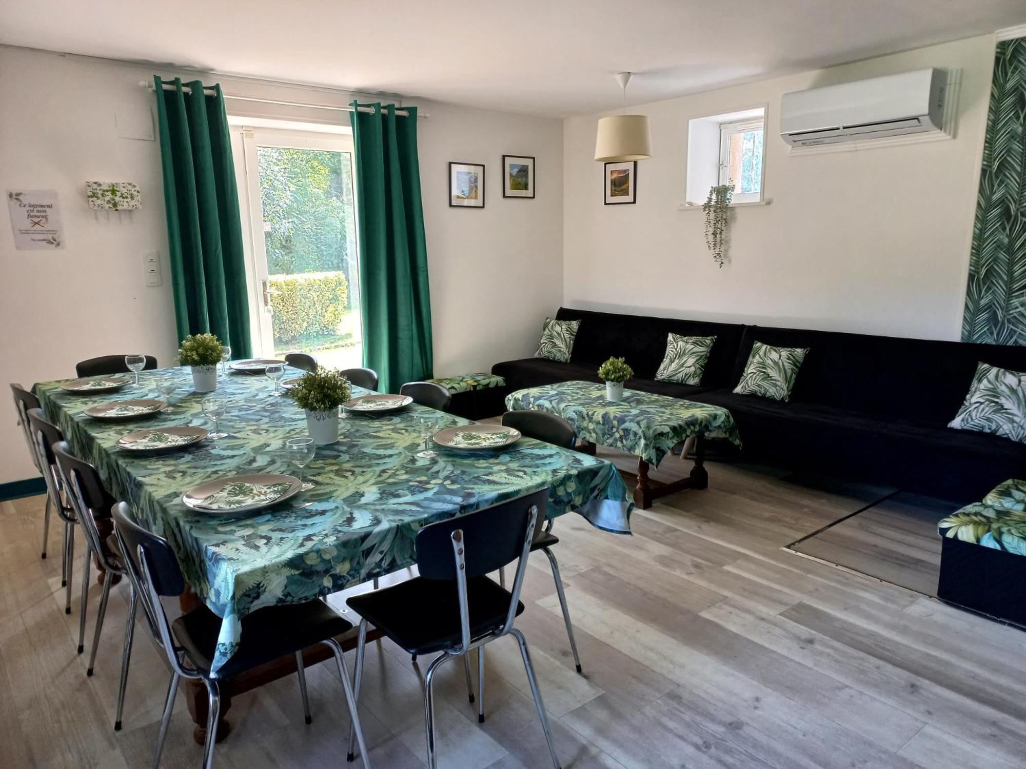 Domaine De Fontsauzine - Gites Et Chambre D'Hotes Genouille  Екстериор снимка