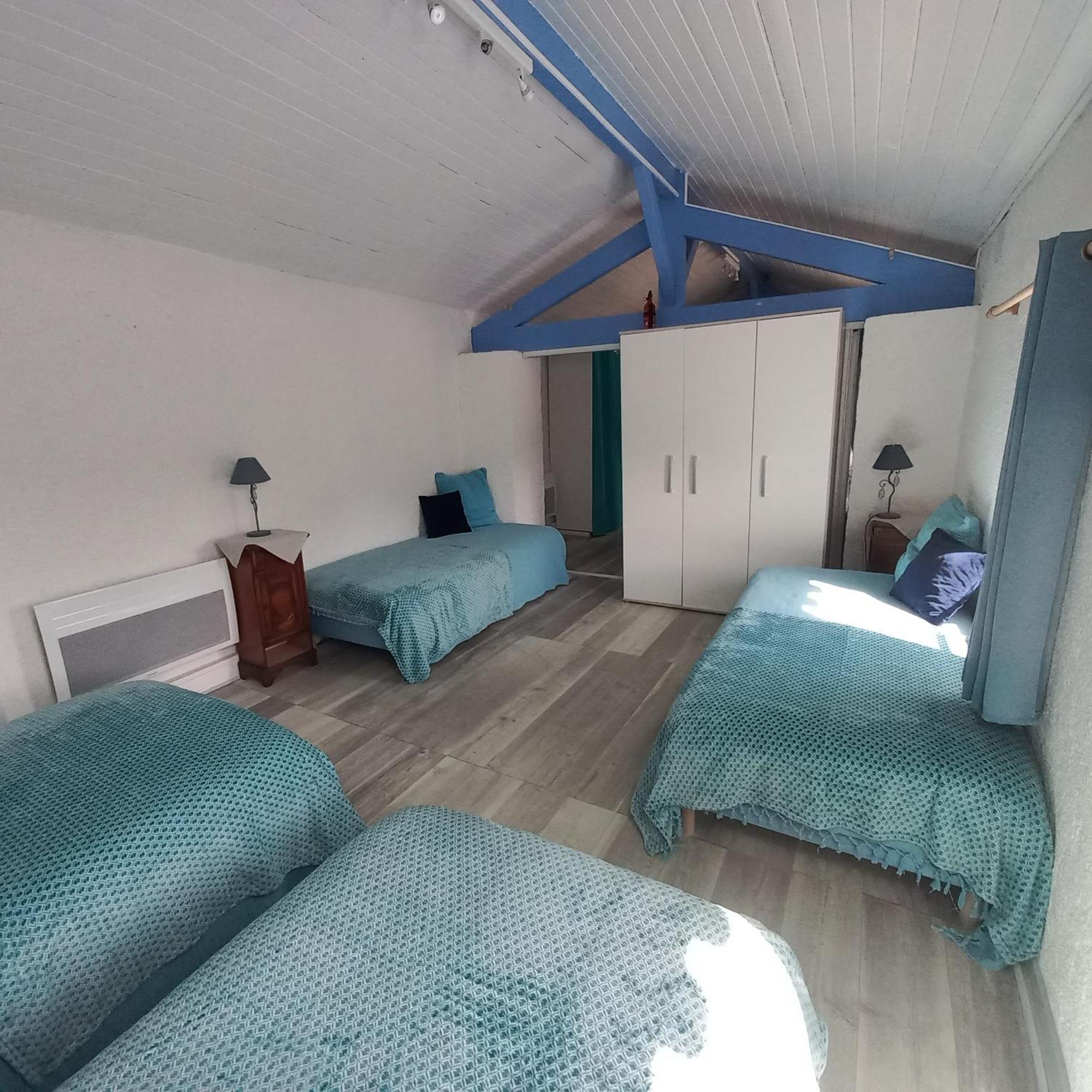 Domaine De Fontsauzine - Gites Et Chambre D'Hotes Genouille  Екстериор снимка